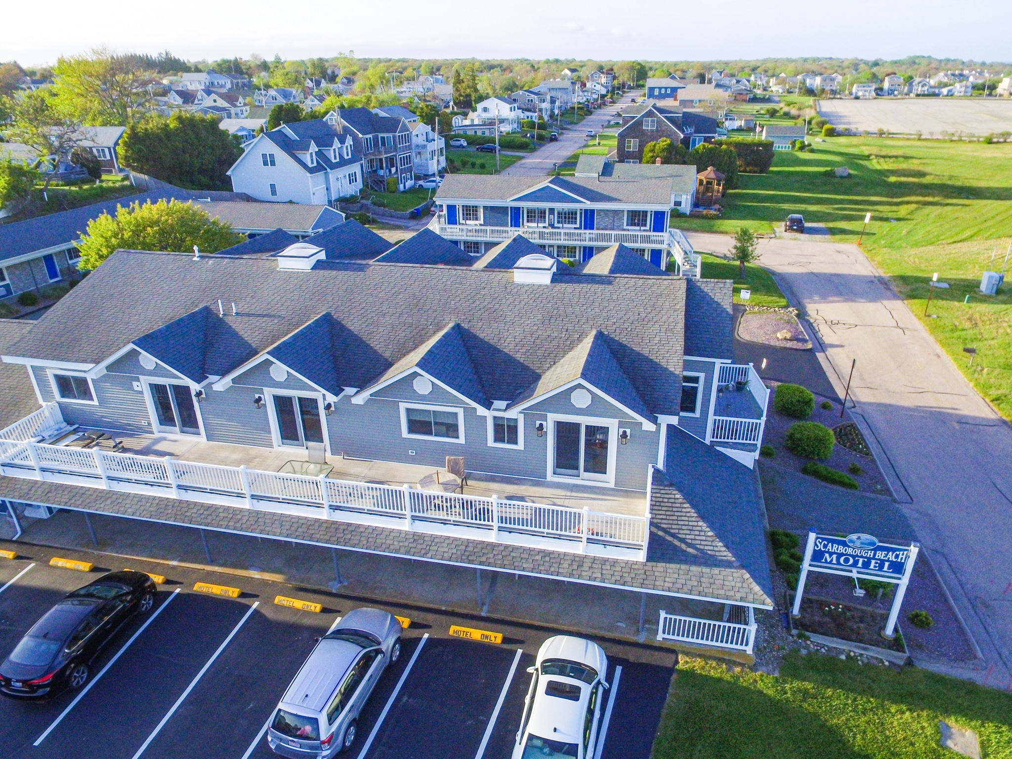 Scarborough Beach Motel In Narragansett | Oceanfront Hotel | Gallery